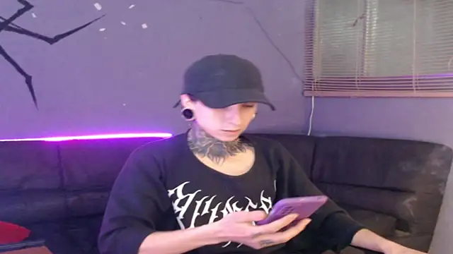 Kuregari xs online show from November 5, 2025, 4:15 am