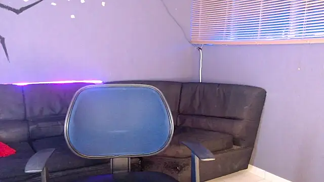 Kuregari xs online show from October 21, 2025, 3:50 am