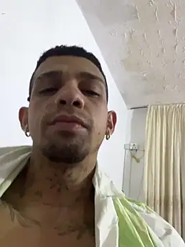 Snapshot of Valentino-elTuyo chatting on June 3, 2026, 9:10 am Valentino-elTuyo online show from June 3, 2026, 9:10 am