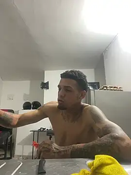 Snapshot of Valentino-elTuyo chatting on July 12, 2026, 12:00 am Valentino-elTuyo online show from July 12, 2026, 12:00 am