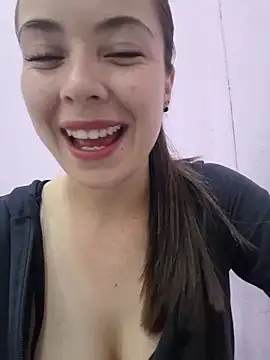 Snapshot of EmmaValencia_ chatting on February 4, 2026, 10:16 pm EmmaValencia online show from February 4, 2026, 10:16 pm