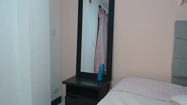 Snapshot of Wandaa- chatting on November 28, 2025, 11:38 pm Wandaa- online show from November 28, 2025, 11:38 pm