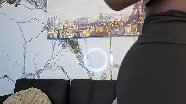 Nahomy Smiths aws online show from November 23, 2025, 9:36 pm