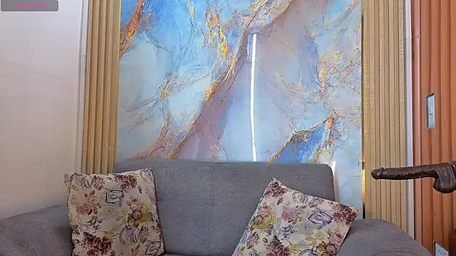 Nahomy Smiths aws online show from November 6, 2025, 9:19 pm