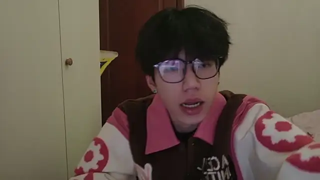 Snapshot of hangzi-0011 chatting on February 3, 2026, 7:13 am hangzi-0011 online show from February 3, 2026, 7:13 am