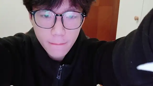 hangzi-0011 online show from December 17, 2025, 11:26 am