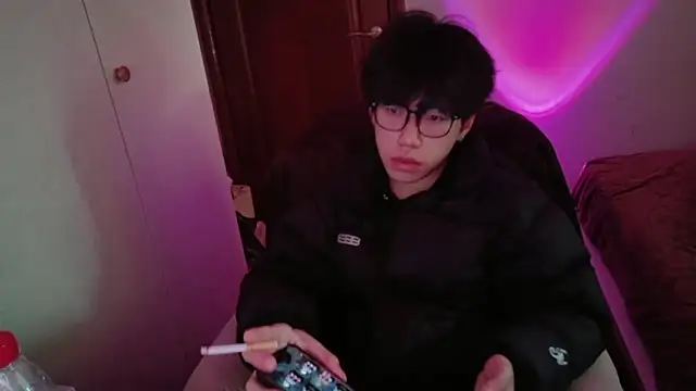 Snapshot of hangzi-0011 chatting on January 17, 2026, 7:23 am hangzi-0011 online show from January 17, 2026, 7:23 am