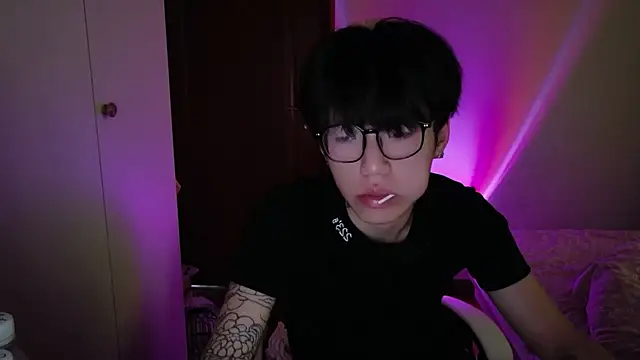 Snapshot of hangzi-0011 chatting on February 4, 2026, 7:14 am hangzi-0011 online show from February 4, 2026, 7:14 am