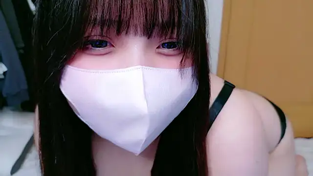 YUKINA 00 online show from June 3, 2026, 3:39 pm