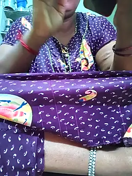 Snapshot of Tamilselviroja- chatting on August 1, 2026, 1:47 am Tamilselviroja- online show from August 1, 2026, 1:47 am