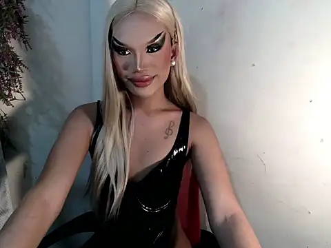 Snapshot of amandareddragon chatting on October 14, 2025, 10:49 am amandareddragon online show from October 14, 2025, 10:49 am