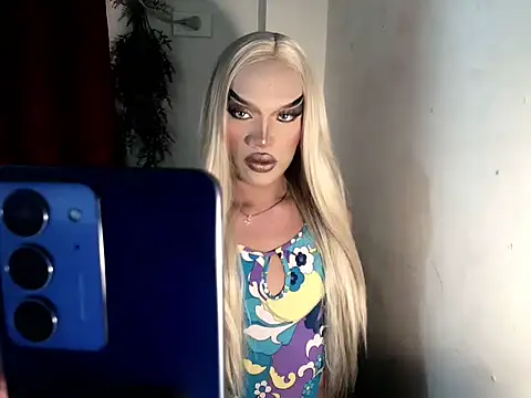 Snapshot of amandareddragon chatting on October 19, 2025, 11:57 am amandareddragon online show from October 19, 2025, 11:57 am