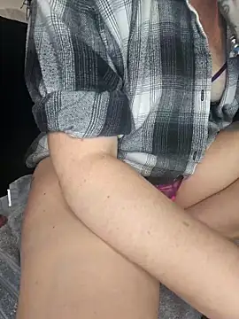 Snapshot of juicypuss25 chatting on October 16, 2025, 8:44 am juicypuss25 online show from October 16, 2025, 8:44 am