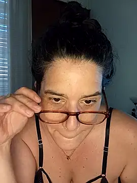 Snapshot of MoritaSalvaj chatting on November 21, 2025, 8:08 pm MoritaSalvaj online show from November 21, 2025, 8:08 pm