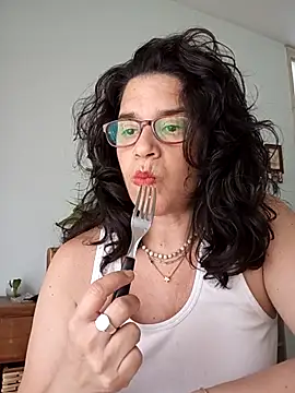 Snapshot of MoritaSalvaj chatting on October 14, 2025, 8:20 pm MoritaSalvaj online show from October 14, 2025, 8:20 pm