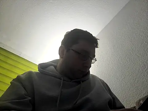 stivi2526 online show from November 11, 2025, 8:14 pm