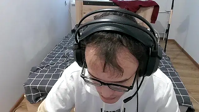 femboi8852 online show from October 1, 2025, 1:37 pm