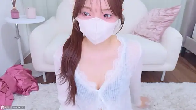 Snapshot of Seira__nn chatting on May 4, 2026, 3:43 am Seira nn online show from May 4, 2026, 3:43 am