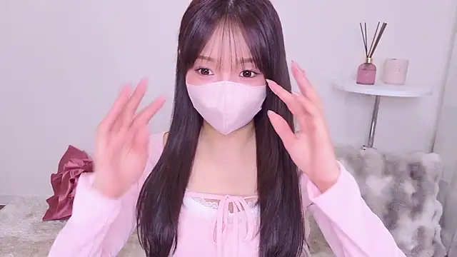 Snapshot of Seira__nn chatting on February 21, 2026, 1:24 pm Seira nn online show from February 21, 2026, 1:24 pm