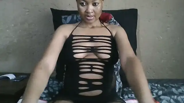 petitenanax2020 online show from October 25, 2025, 7:07 am