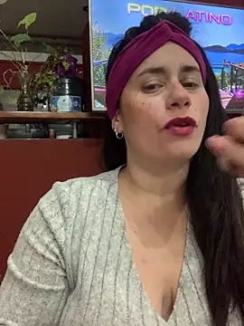 Amarteverdaderamente online show from October 26, 2025, 2:12 am