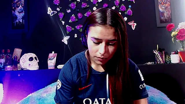 Zayra Velisse1 online show from October 6, 2025, 10:10 pm