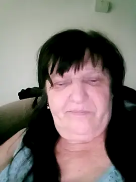 Apeesynka55211 online show from April 8, 2026, 4:08 pm