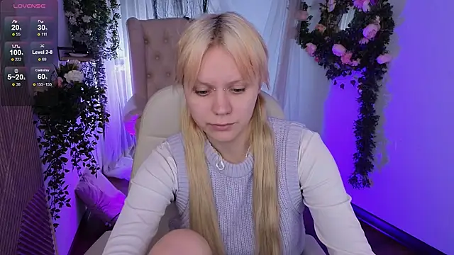 kitten murray  online show from November 10, 2025, 1:05 pm