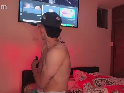 strongManLatino online show from October 13, 2025, 12:45 am