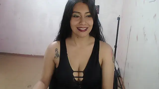 SexyDolly777 online show from October 15, 2025, 5:43 pm