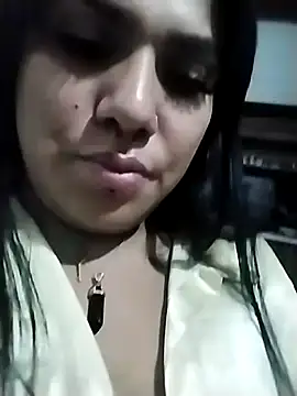 RobertaxGutierrez online show from October 7, 2025, 4:13 am