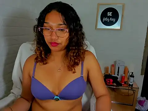 Keilasex 01 online show from October 1, 2025, 4:17 am