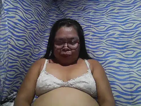 Snapshot of cris_tita chatting on June 3, 2026, 12:28 pm cris tita online show from June 3, 2026, 12:28 pm