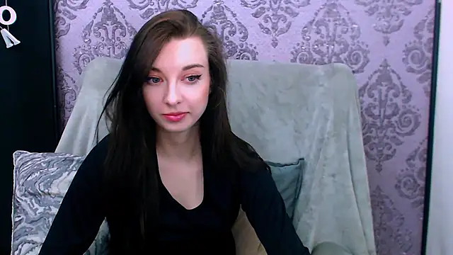 DominantLuna online show from May 18, 2026, 7:29 pm