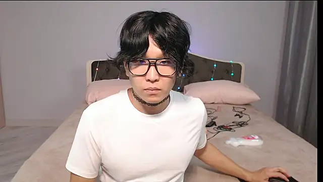 KaiChicken online show from October 7, 2025, 3:13 pm