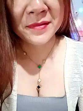 Snapshot of Moue-angel chatting on October 17, 2025, 4:20 pm Moue-angel online show from October 17, 2025, 4:20 pm