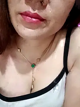 Snapshot of Moue-angel chatting on October 18, 2025, 7:38 pm Moue-angel online show from October 18, 2025, 7:38 pm