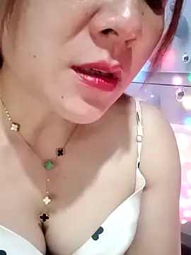 Snapshot of Moue-angel chatting on October 17, 2025, 2:37 am Moue-angel online show from October 17, 2025, 2:37 am
