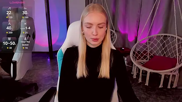 TessaGrays online show from November 3, 2025, 10:19 am