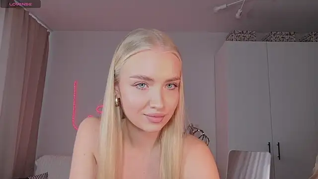 TessaGrays online show from February 21, 2026, 8:38 am