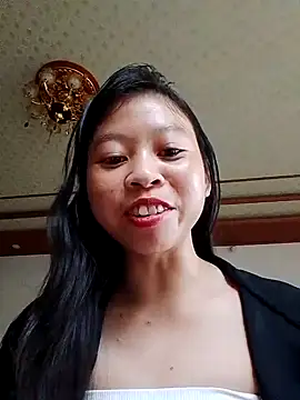 yenyen-bae online show from October 3, 2025, 12:58 am