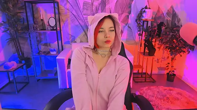 Snapshot of MarcelineChi chatting on October 27, 2025, 12:28 pm MarcelineChi online show from October 27, 2025, 12:28 pm