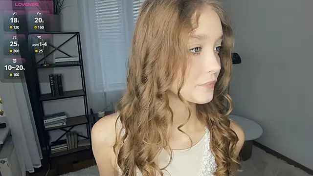 SerrenaAa online show from November 14, 2025, 7:34 am