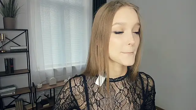 SerrenaAa online show from October 29, 2025, 7:40 am