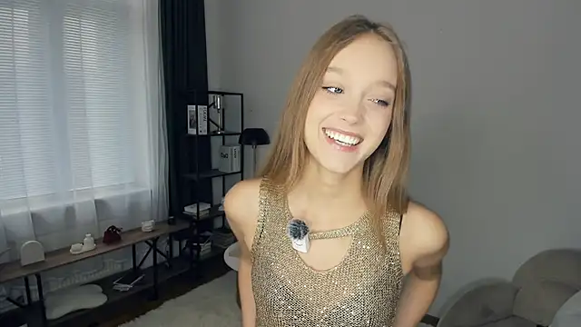 SerrenaAa online show from October 20, 2025, 8:04 am