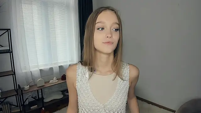 SerrenaAa online show from November 5, 2025, 8:17 am