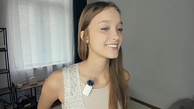 SerrenaAa online show from October 18, 2025, 8:27 am