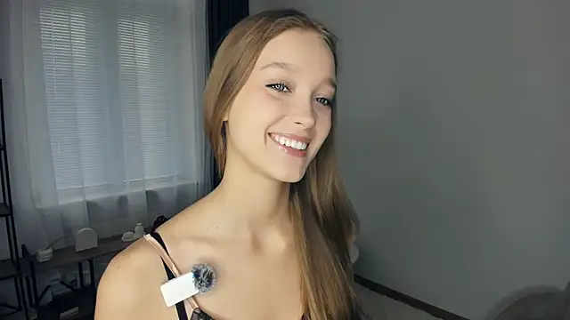 SerrenaAa online show from October 26, 2025, 7:42 am