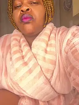 Snapshot of CynnxxxBarb chatting on July 7, 2026, 4:37 am CynnxxxBarb online show from July 7, 2026, 4:37 am