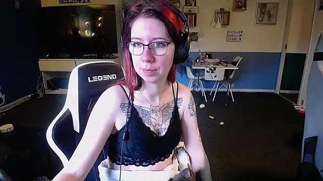 Snapshot of TattooedGirls chatting on October 13, 2025, 8:16 am TattooedGirls online show from October 13, 2025, 8:16 am